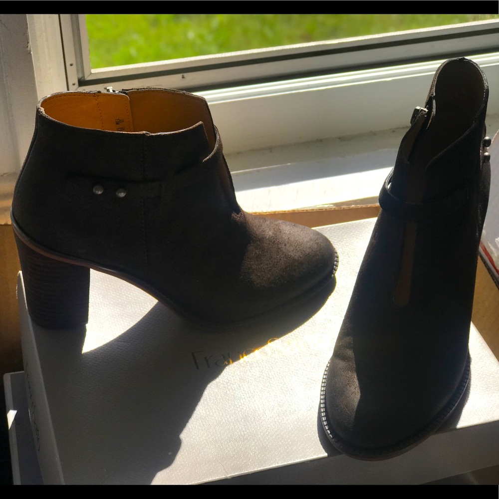 Ankle booties. Super cute for fall! 🍁🍂